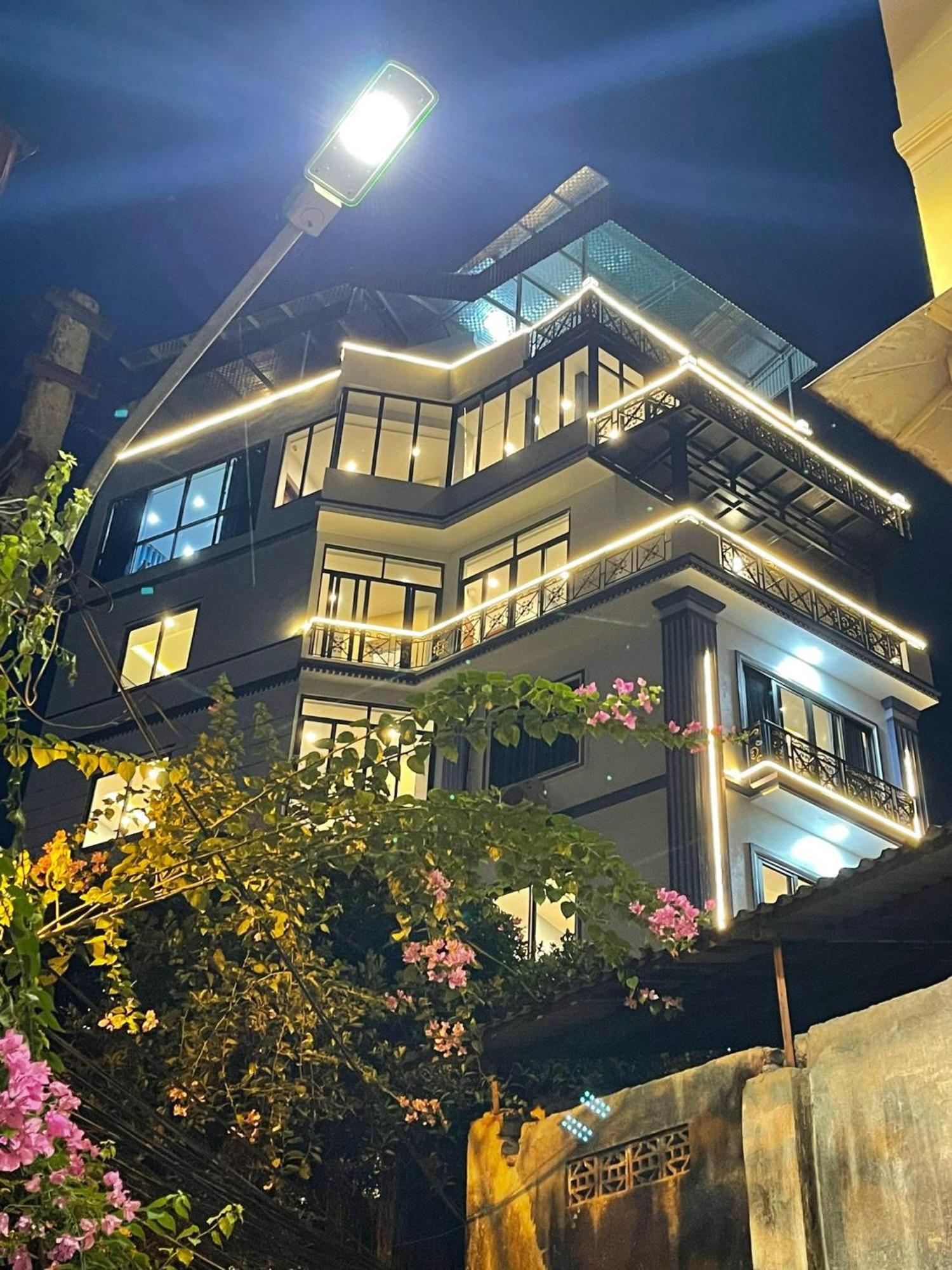 Light House & Rooftop Hanoi Buitenkant foto